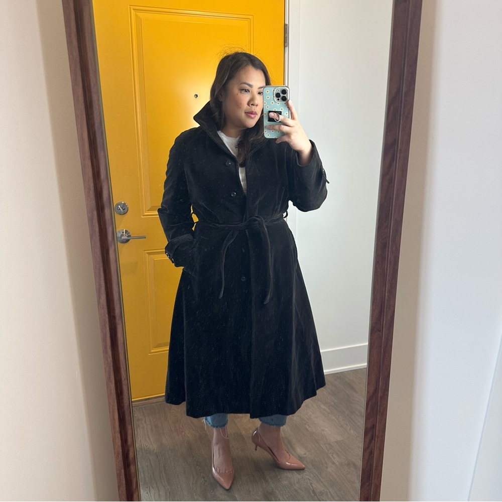 Vintage brown velvet flared at the hips coat